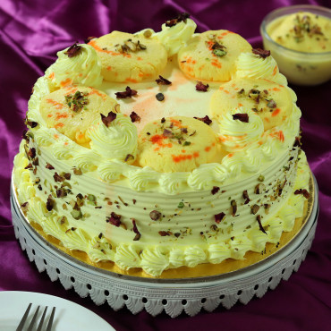 Butterscotch Cake With Rasmalai