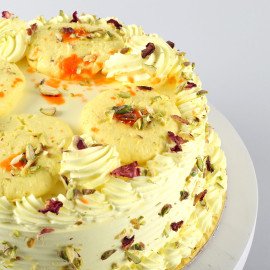 Butterscotch Cake With Rasmalai