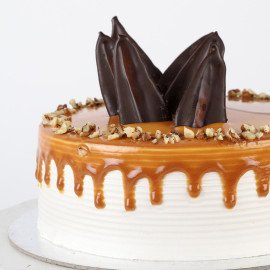 Caramel Walnut Cake