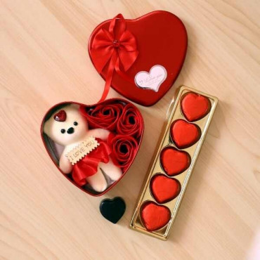 Love Combo With Heart Shape Box and 5 Heart Shape Choclate