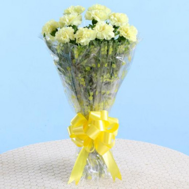 10 Lively Yellow Carnations Bouquet