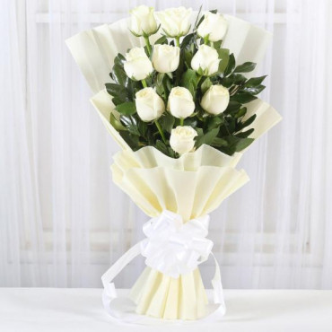 10 White Rose Bouquet