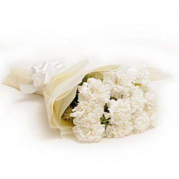 12 White Carnations