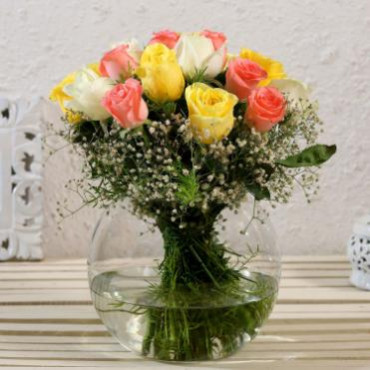 Blissful Mixed Roses Glass Vase Arrangement