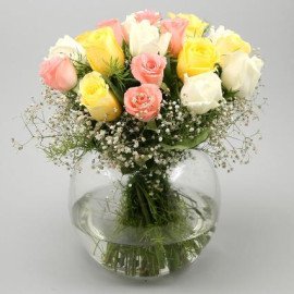 Blissful Mixed Roses Glass Vase Arrangement