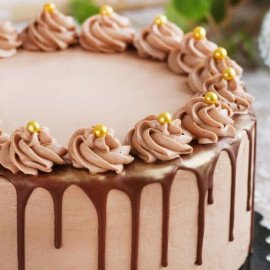 Chocolate Fudge Drizzled Cake