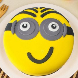 Chocolaty Minion Cake For Kids