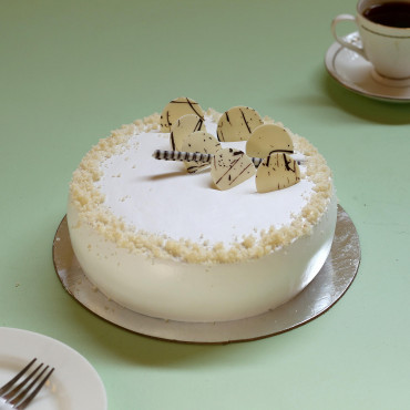 Classic Vanilla Cream Cake