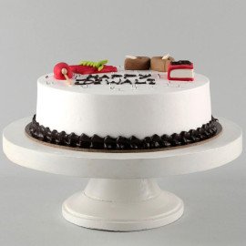 Crackers & Diya Chocolate Cake