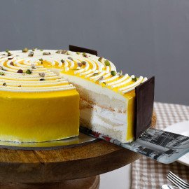 Cream Circle Cake