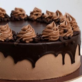 Cream Drop Chocolate Cake