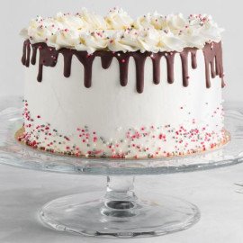 Creamy Drip Chocolate Cake