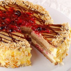 Creamy Strawberry Fruit Cake