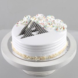 Creamy Vanilla Delight Cake