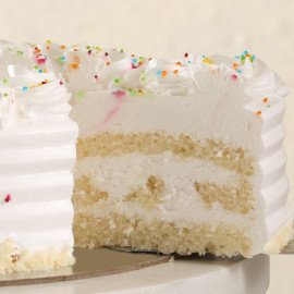 Creamy Vanilla Delight Cake