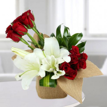 Delightful Flowers Vase Arrangement