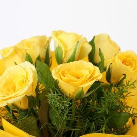 Enticing Yellow Roses Bouquet