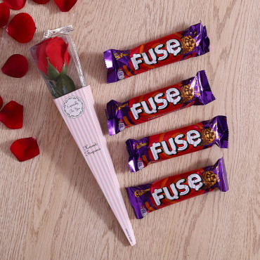 Cadbury Fuse chocolate Bar set of 4  with Red Rose