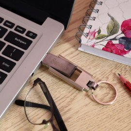Metallic pen drive