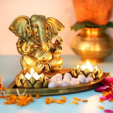 Ganpati Set in a Oval Shape Tray