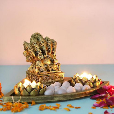 Ganesha Gift Setin a Oval Shape Tray