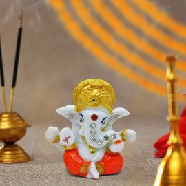 Ganesha Idol with Lumba Rakhi for Rakshabandhan