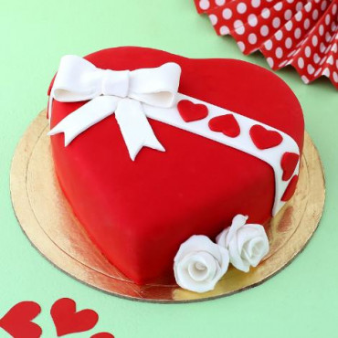 Gift Your Heart Fondant Cake