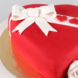 Gift Your Heart Fondant Cake