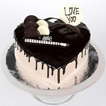 Love You Heart Shaped Chocolate Cream Cake Half Kg