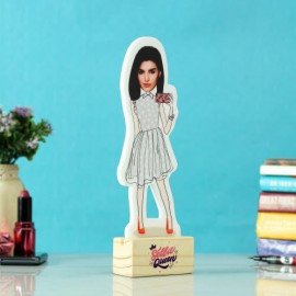 Personalized Selfie Queen Caricature with Wooden Stand