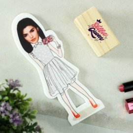 Personalized Selfie Queen Caricature with Wooden Stand