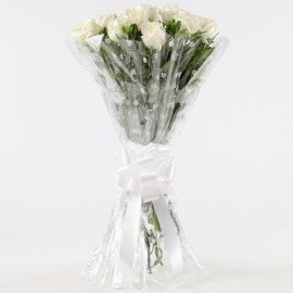 Pure Elegance 12 White Roses Bunch