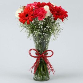 Roses Pink Carnations In Glass Vase