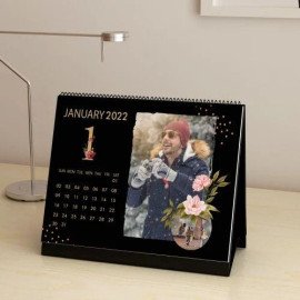 Table Calendar 2022 in Black
