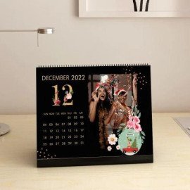 Table Calendar 2022 in Black