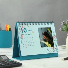 Turquoise Blue 2022 Desk Calendar